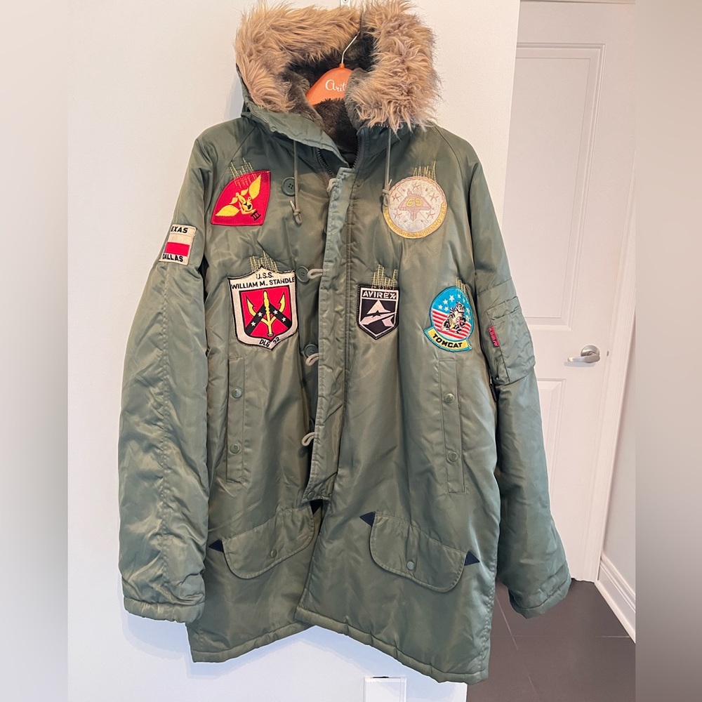 Avirex army coat with patches L